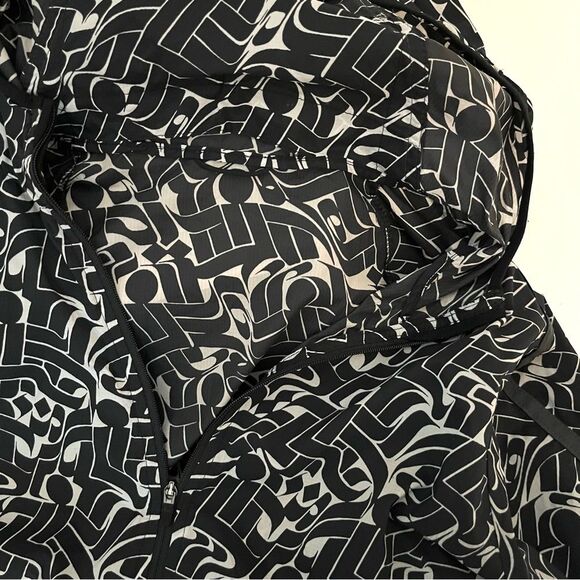 Nike Shield Impossibly Light Running Jacket Black and White, Size S - Picture 14 of 15